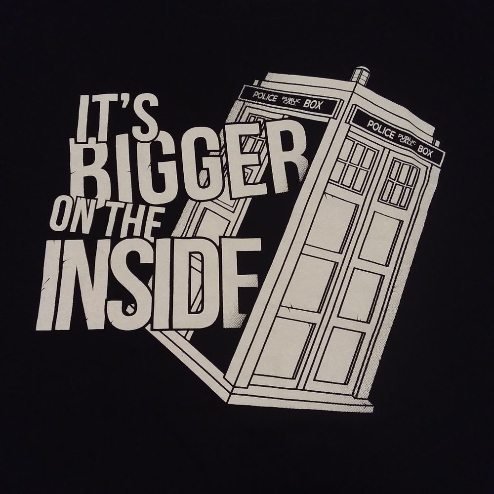 Dr. Who Bigger on the inside Mens XL Graphic Tee
